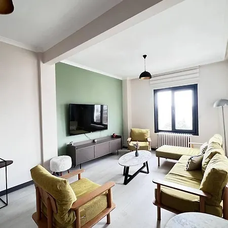 Gorgeous Sea View In Karakoey 4br, 2ba דירה